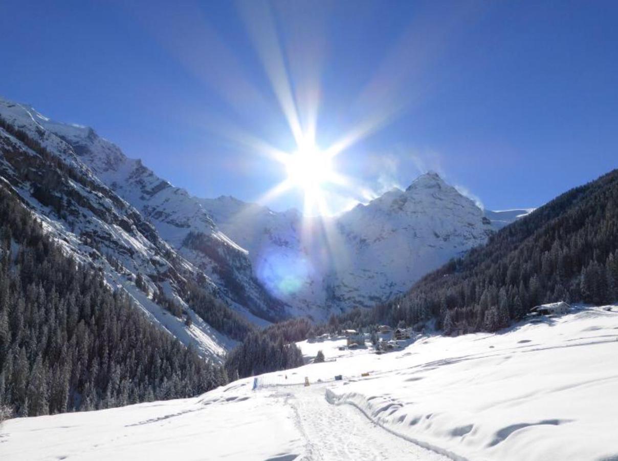 Stilfser Haeuschen Mit Blick Auf Koenig Ortler Villa Exterior foto